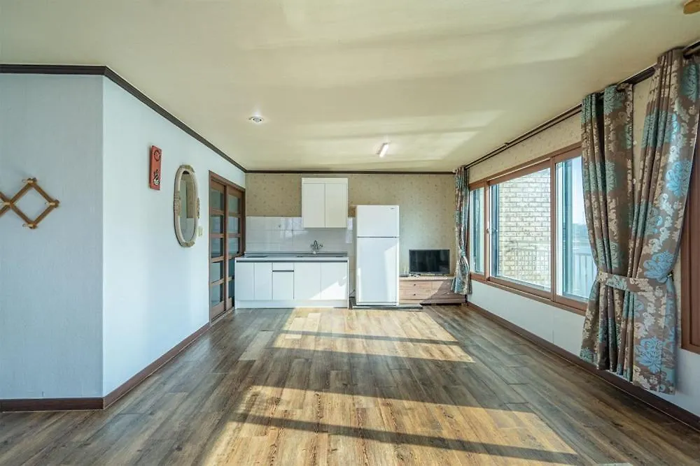 Ganghwado Pension Riverside Incheon Guest house